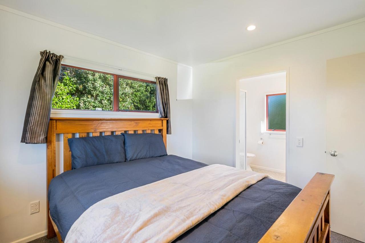 Cottage On Rutherford - Waikanae Holiday Home Bagian luar foto